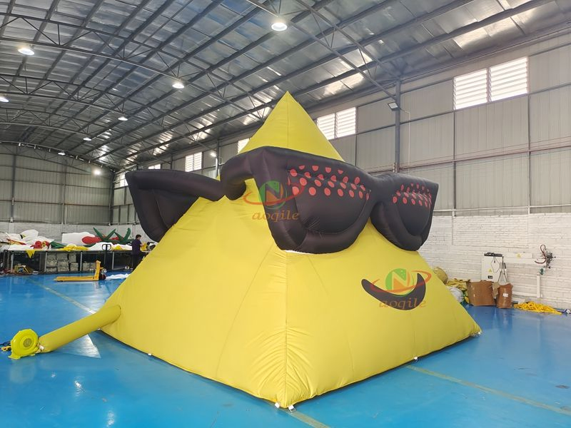 Giant Funny Inflatable Triangle Logo for Sports & Entertainment Advertising