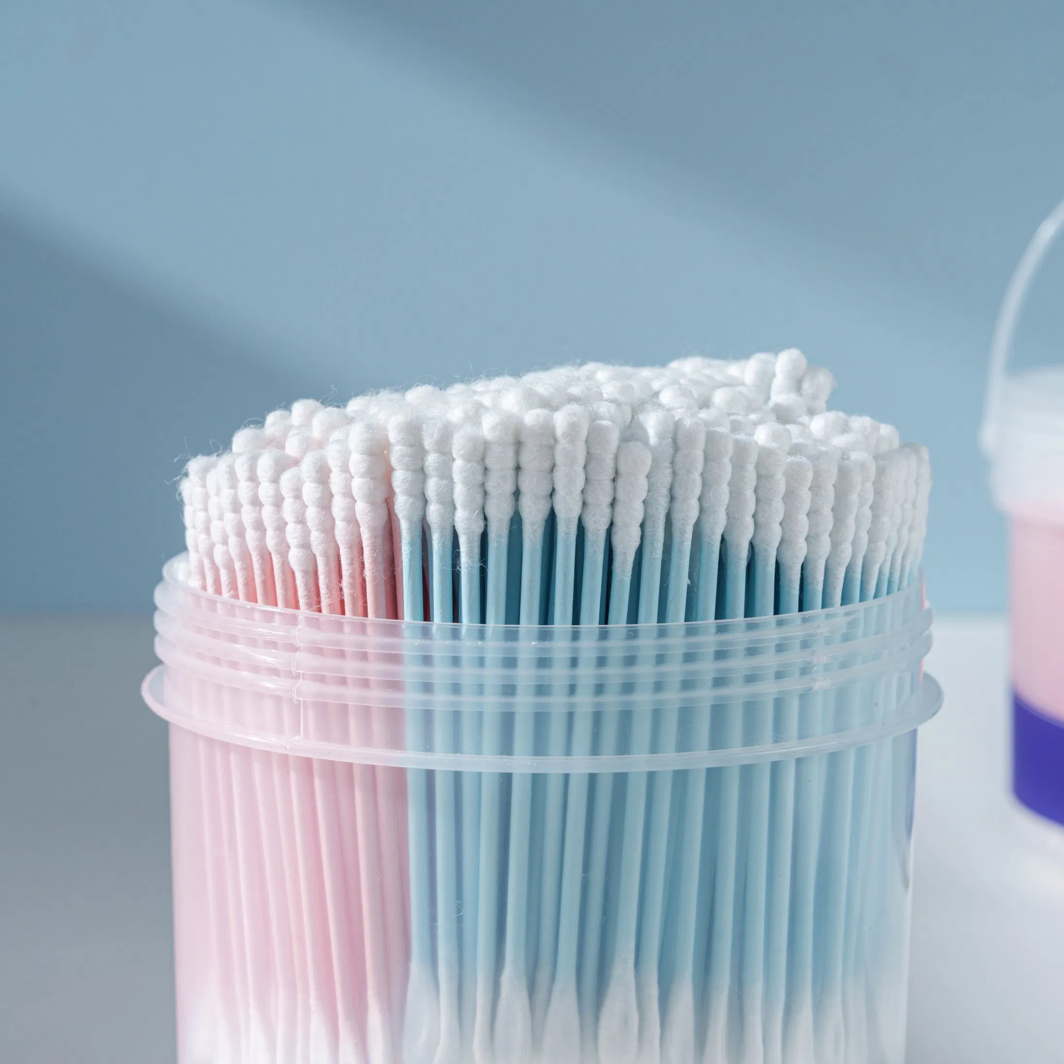Premium 600PCS Cotton Buds in Two Color Options