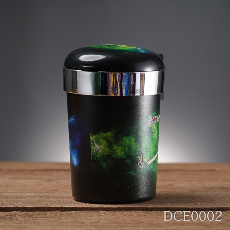 Wholesale Plastic LED Cigarette Car Ashtray with Lid Custom Logo Smoking Ashtrays