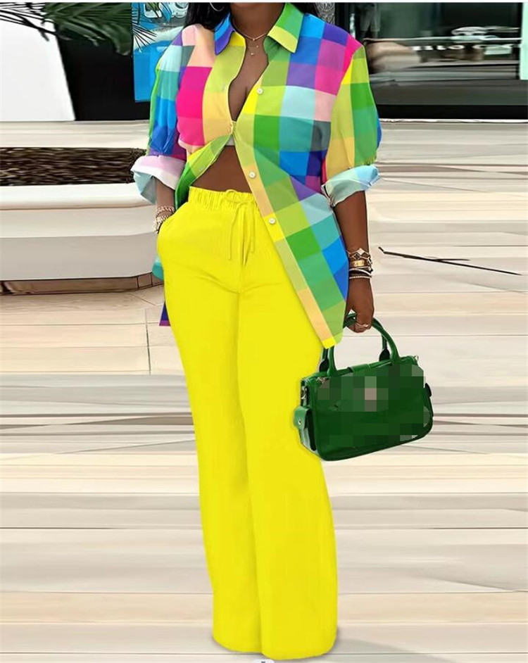 Комплект женский осенний рубашка с принтом и брюки