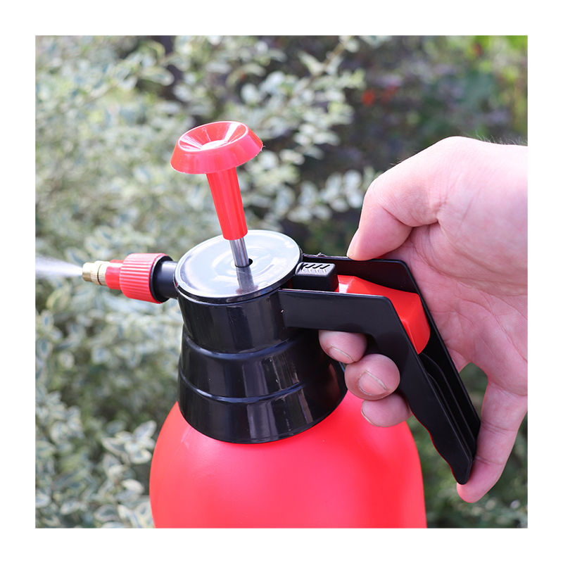Hand Plastic Pressure Sprayer for Home&Garden Use 2L Air Pressure Sprayer