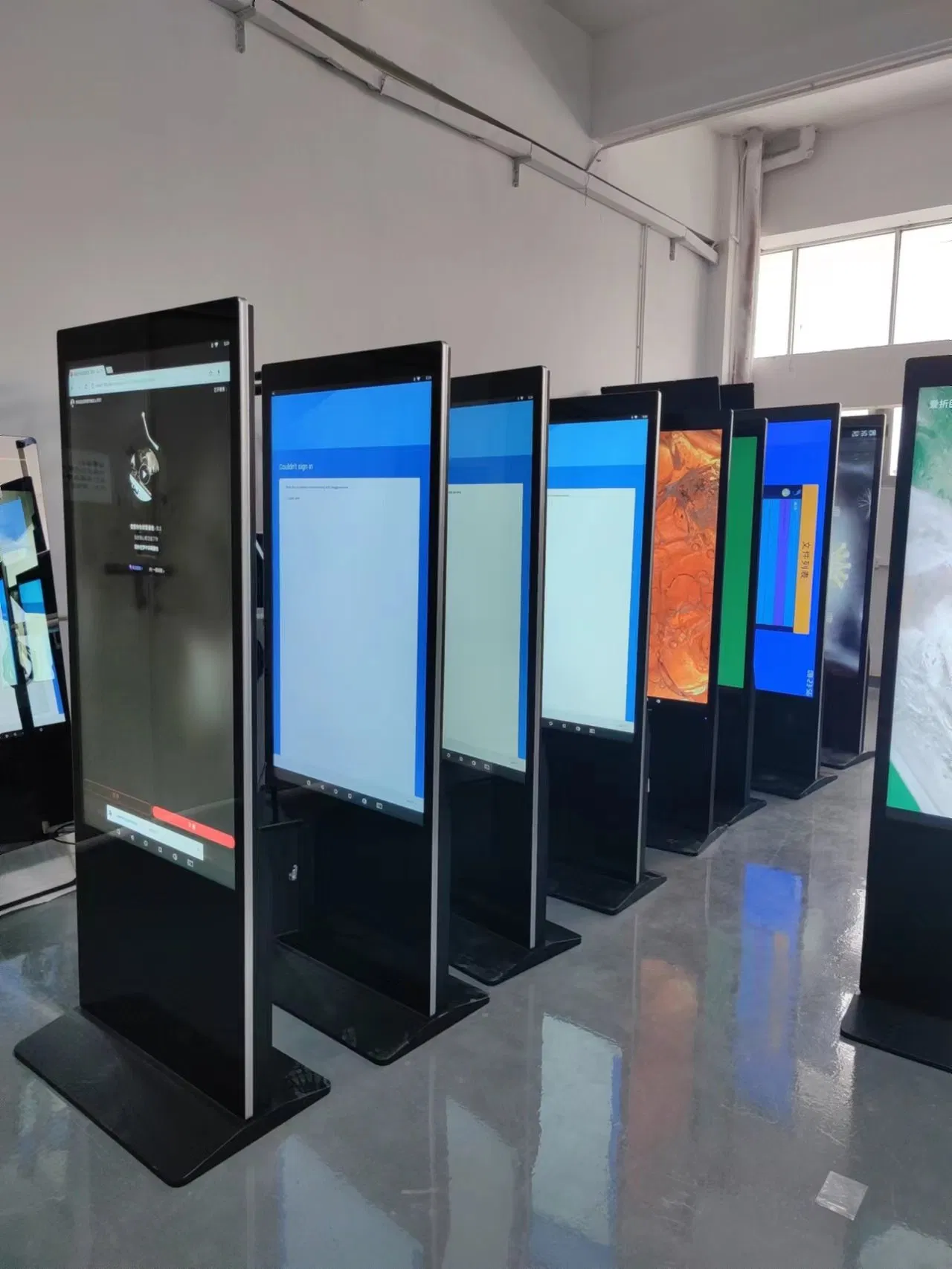 Hot Selling 43 Inch Indoor Multi-Media LCD Touch Screen Digital Signage Kiosk Advertising Display