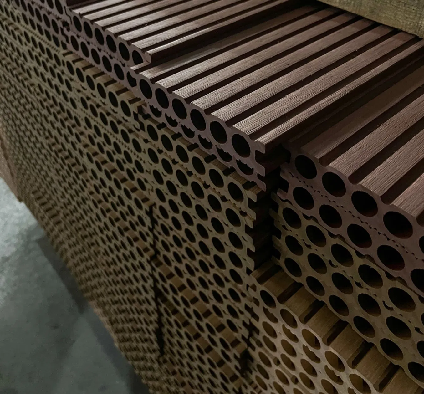 Plastic Co-Extruded Floor Panel, Outdoor WPC Decking for Garden Yard Decoration