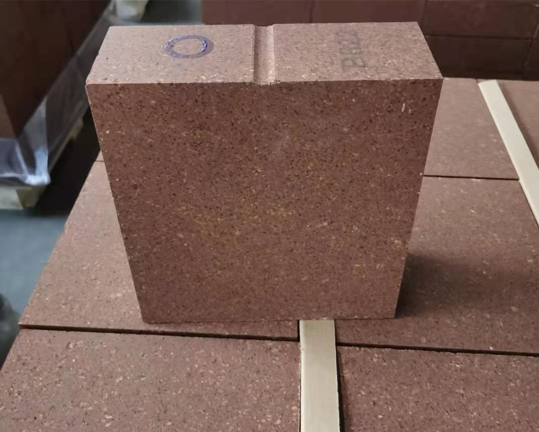 Магнезитовый кирпич Hercynite Spinel для вращающихся печей