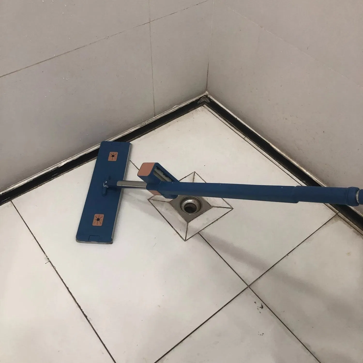 Adjustable Long Handle Mop Rotatable Floor Cleaning Mop Esg29164