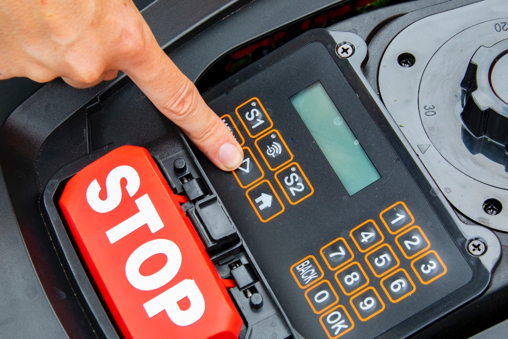 Yard Force Nx60I Robotic Lawnmower up to 600 M² , Automatic Robot Lawn Mower with Wi-Fi Connection, APP Control, Iradar Ultrasonic Sensor