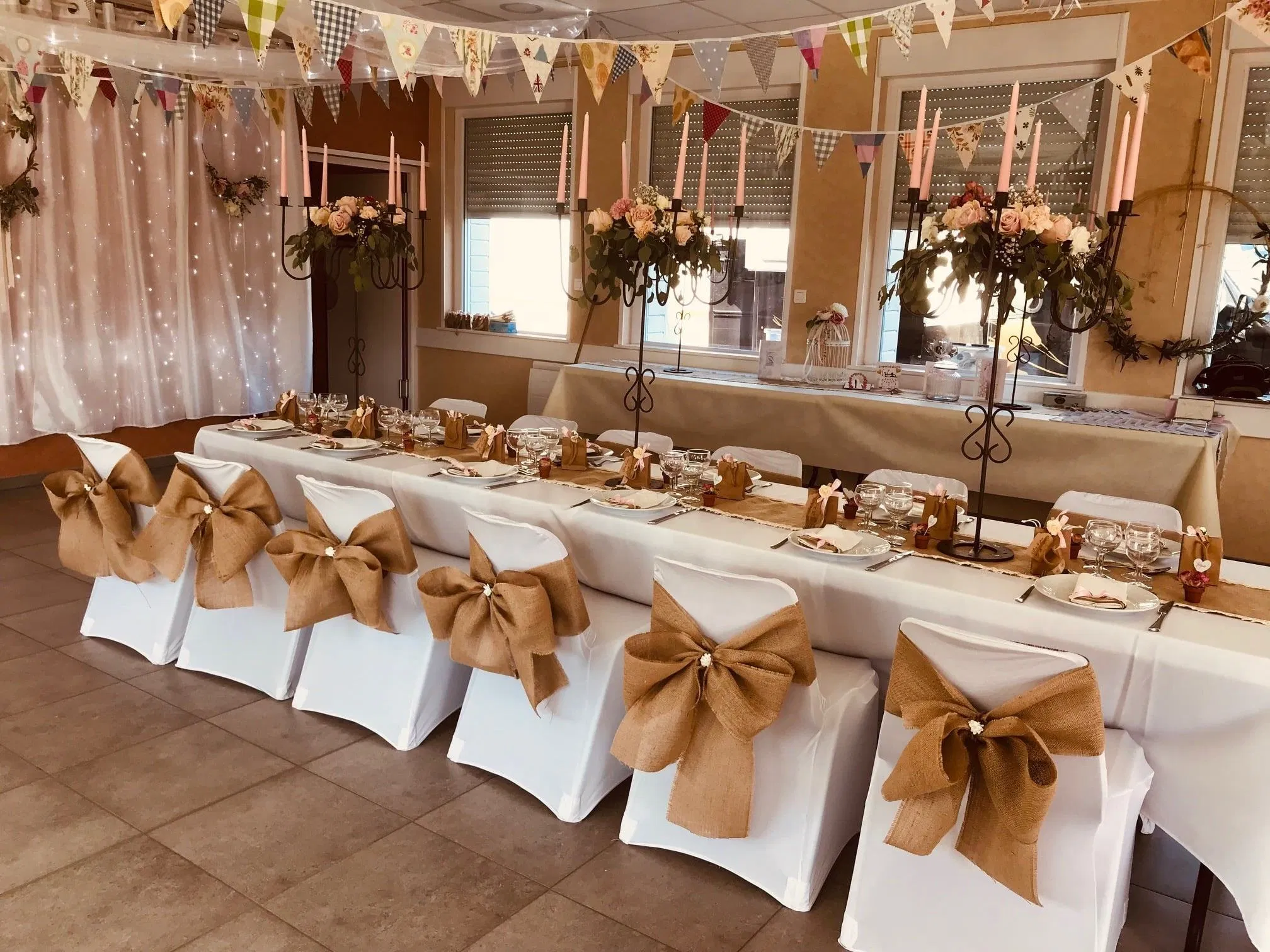 Manufacturer's 100%Naturaljute Table Runner 14"30 Feet Hessian Roll100%Naturaljute Table Runner