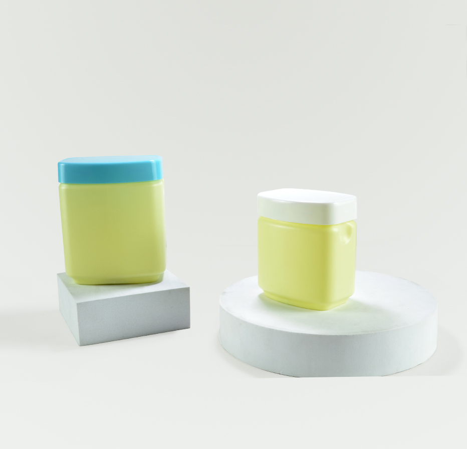 Custom Printing PP Plastic Empty Lip Balm Container Flip-Top Lid Jar Lip Cream Body Cream Face Cream Container