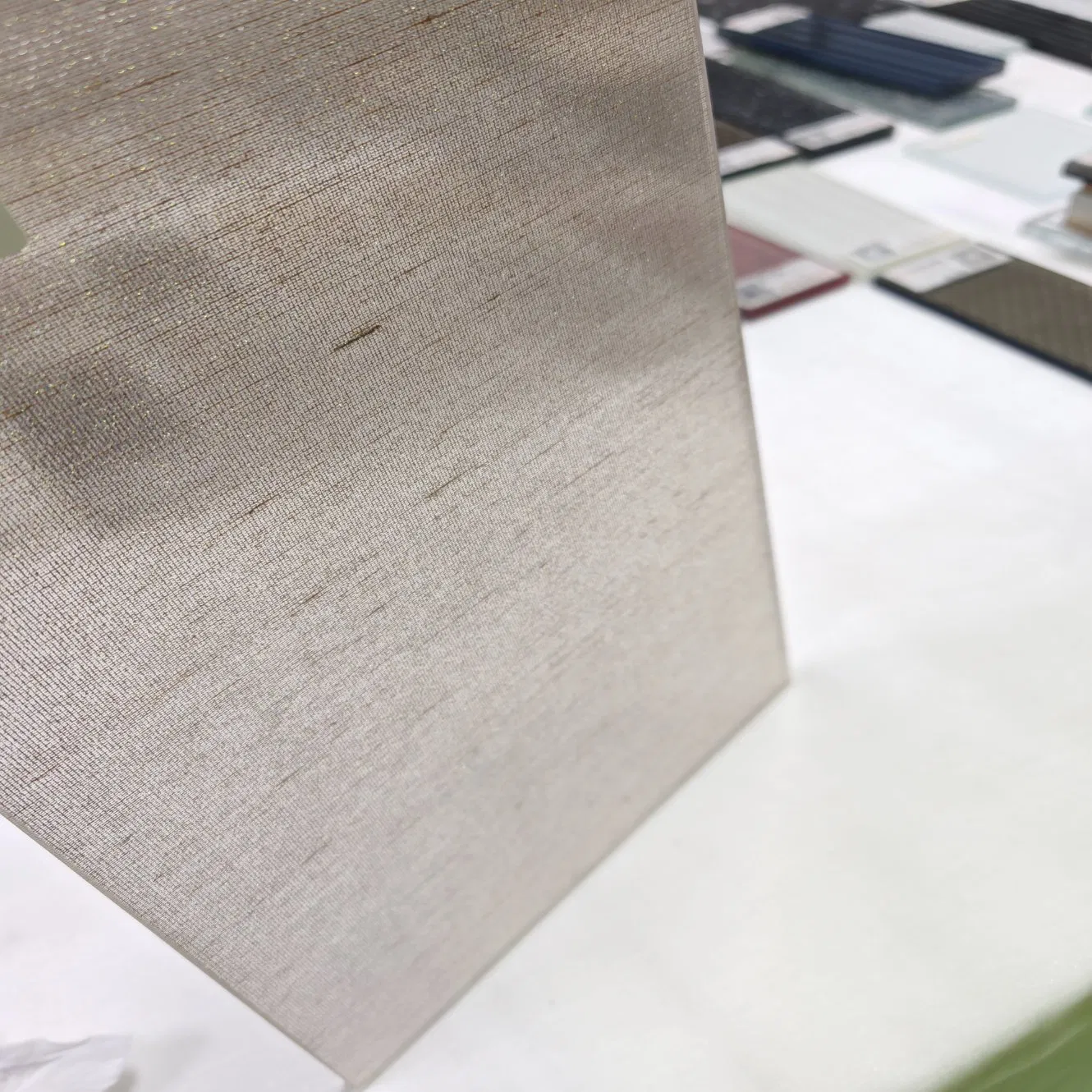 Satin Finish Privacy Protection Light Transmission Float Glass Laminated Glass