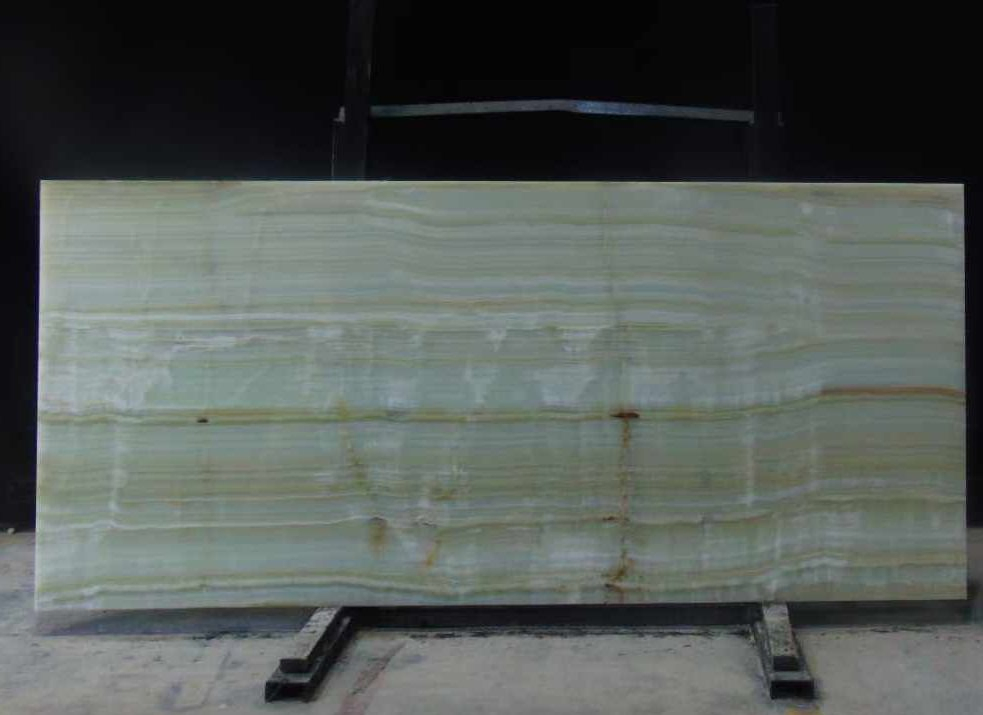 Массажная ванна из зеленого оникса с гидромассажем