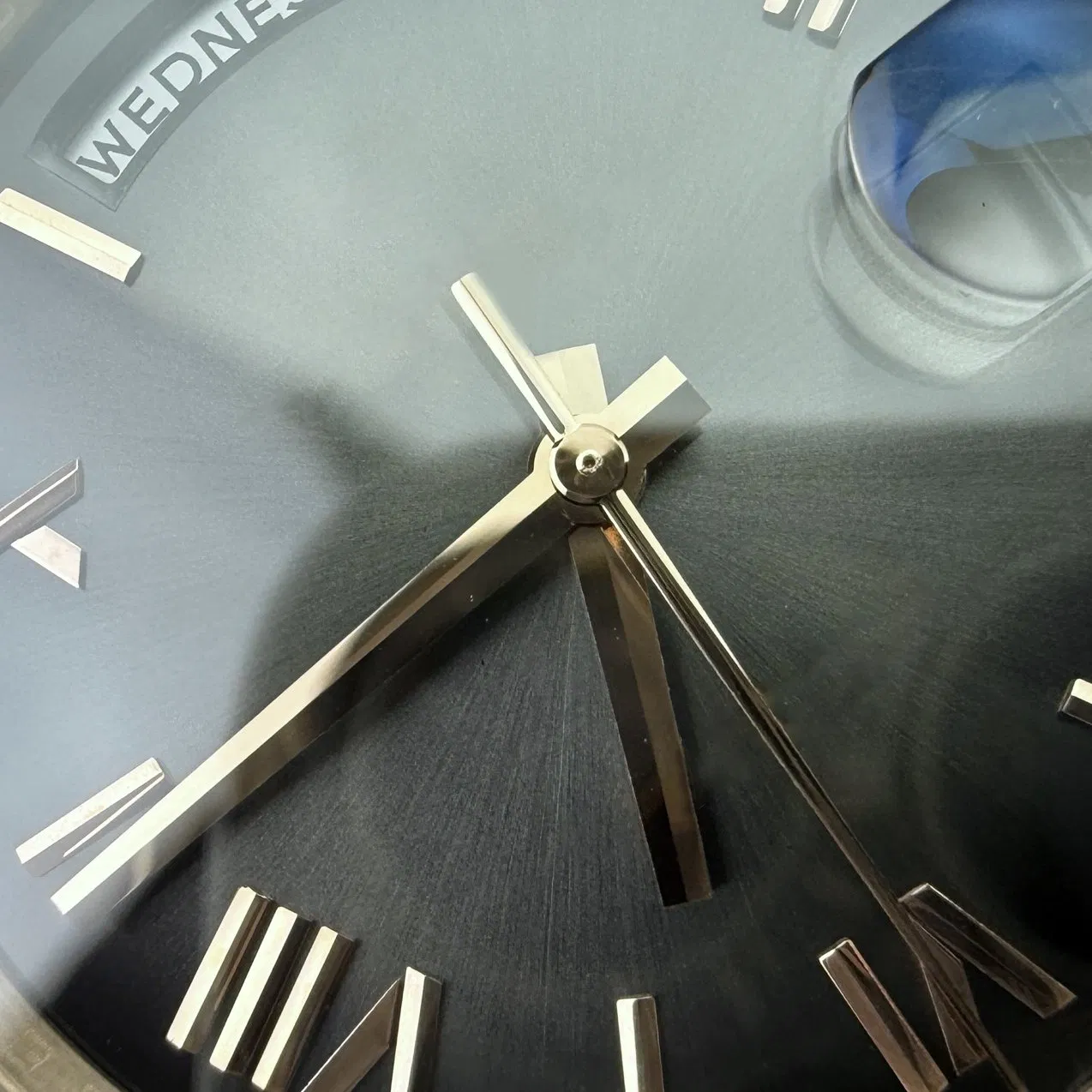 Grey Dial Diamond Bezel Date Watch Dark Grey Radiant Dial 18K Rose Gold Case Automatic Mechanical Men's Watch