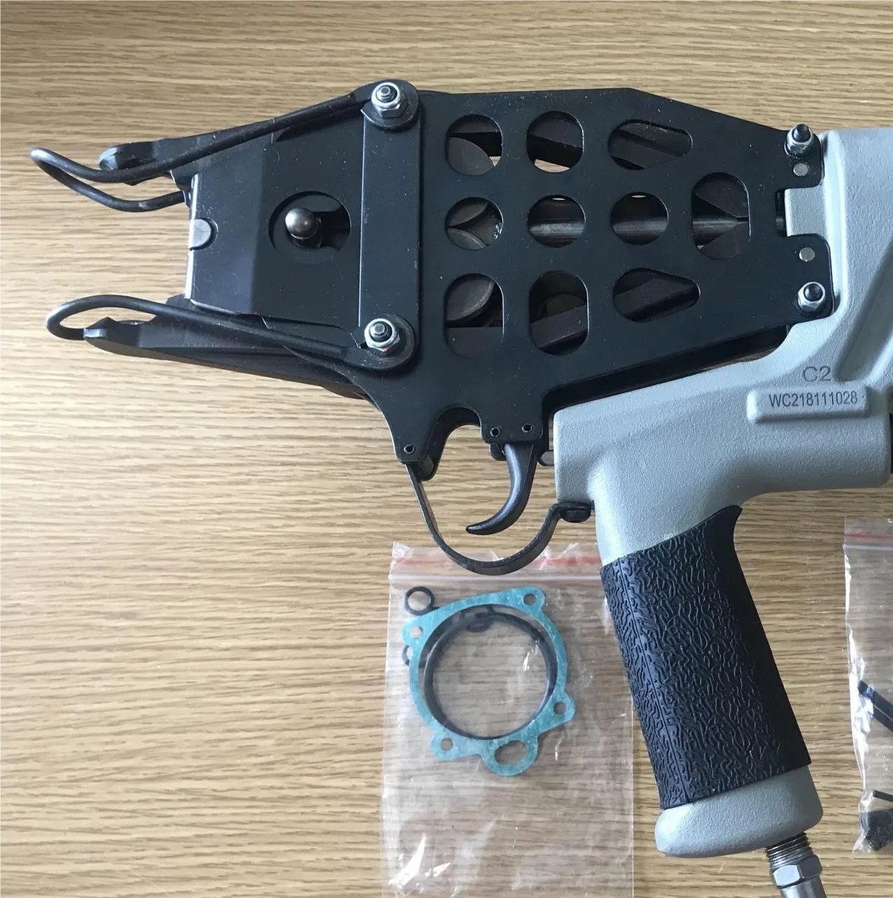 Пневматический инструмент C2 для заклепок C63