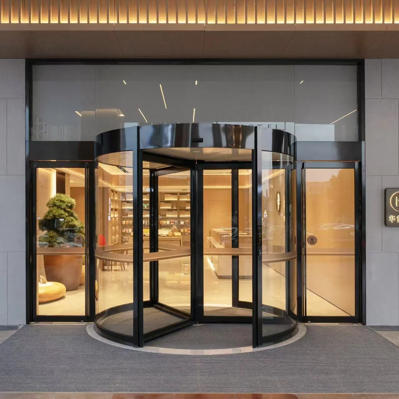 China Manual Automatic Commercial Entrance Revolving Door Large Comprehensive Rotation Sliding Glass Door