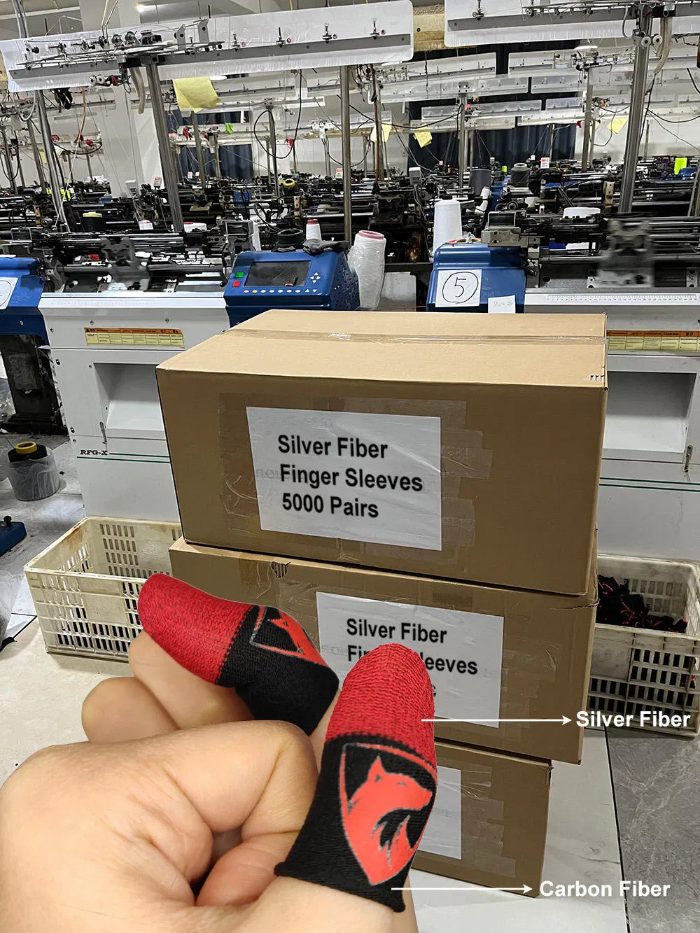 Игровые перчатки для сенсорных экранов с углеродным волокном