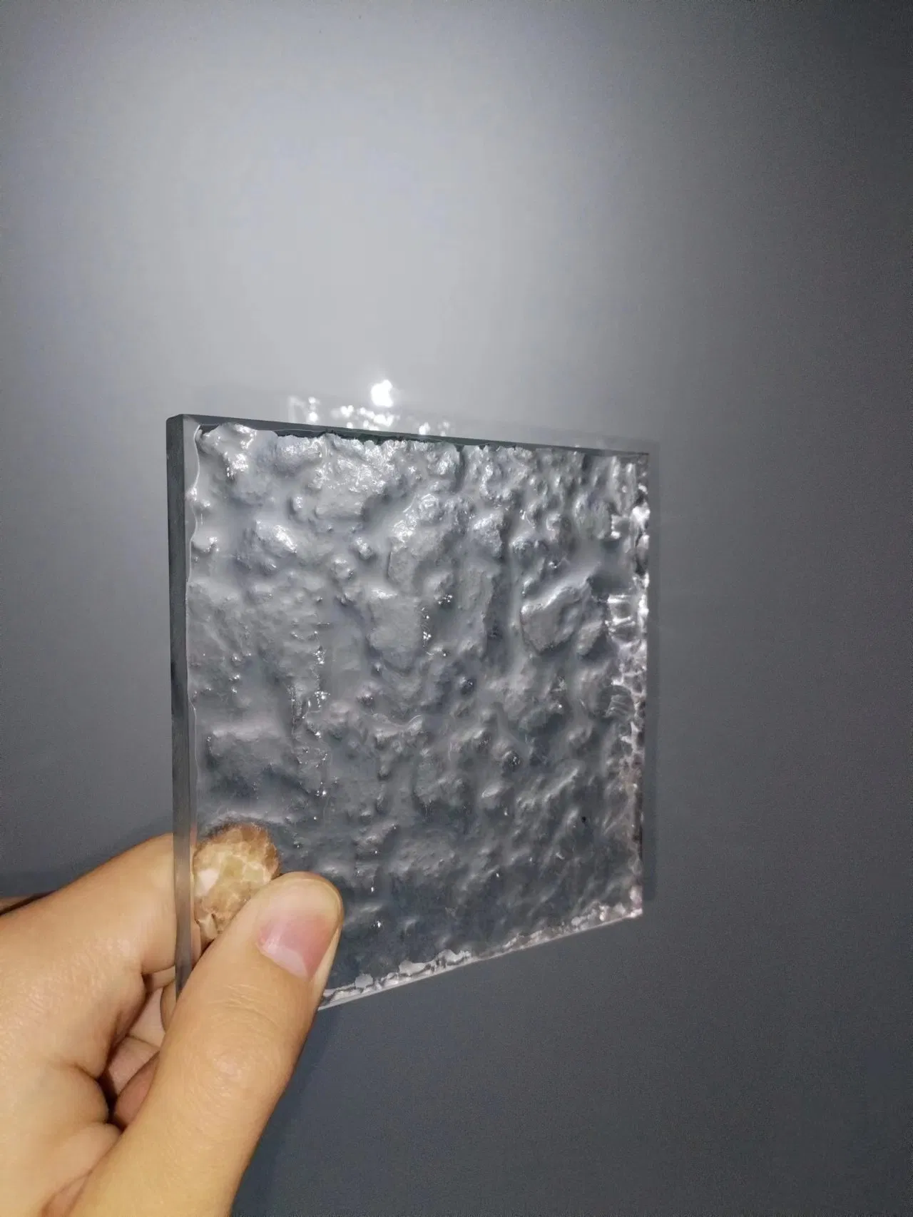 Architectural 8mm 10mm Clear Decorative Texture Art Tempered Kiln Melt Cast Fused Glass for Partitions and Wall Cladding