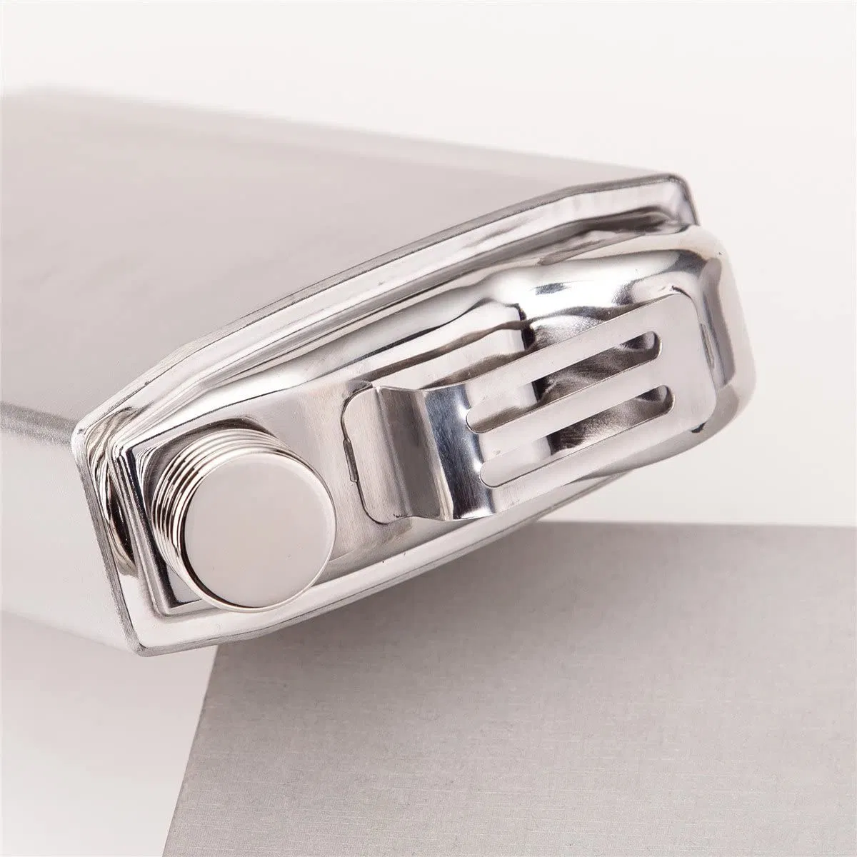 26 Oz Stainless Steel Leak Proof Large Capacity Whiskey Hip Flask for Benchmark George T Stagg with Removable Holster