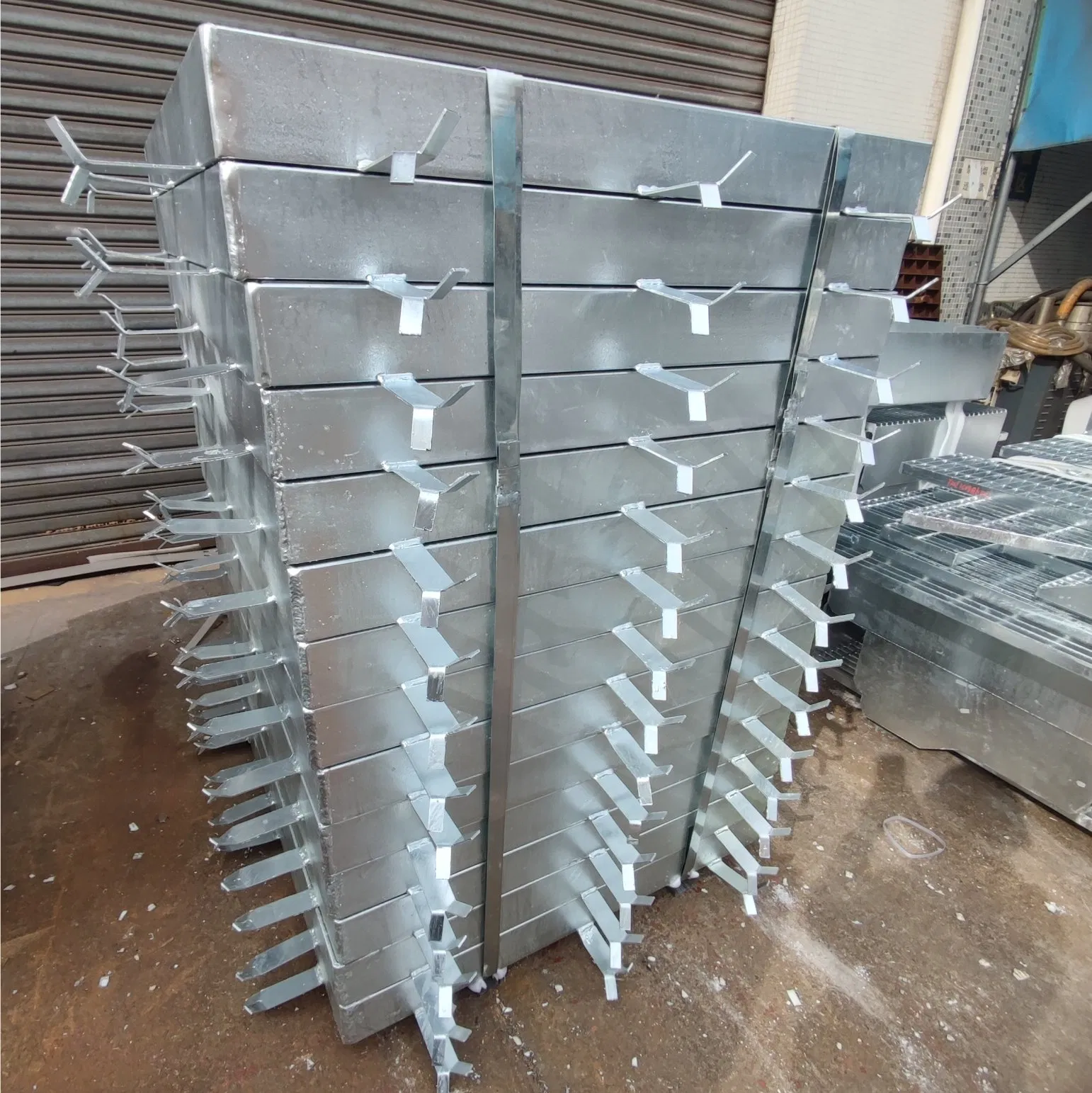 Heavy Duty 90X22mm Flat Bar S355 Steel Gully Grate Trench Cover Drainage