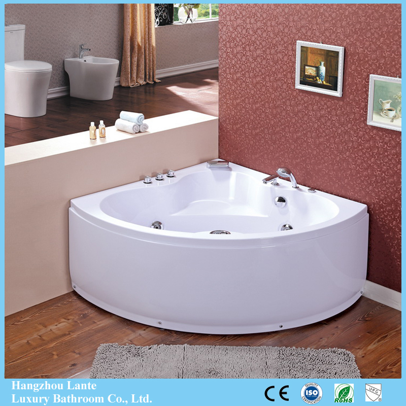 Угловая акриловая ванна TLP-636 с гидромассажем