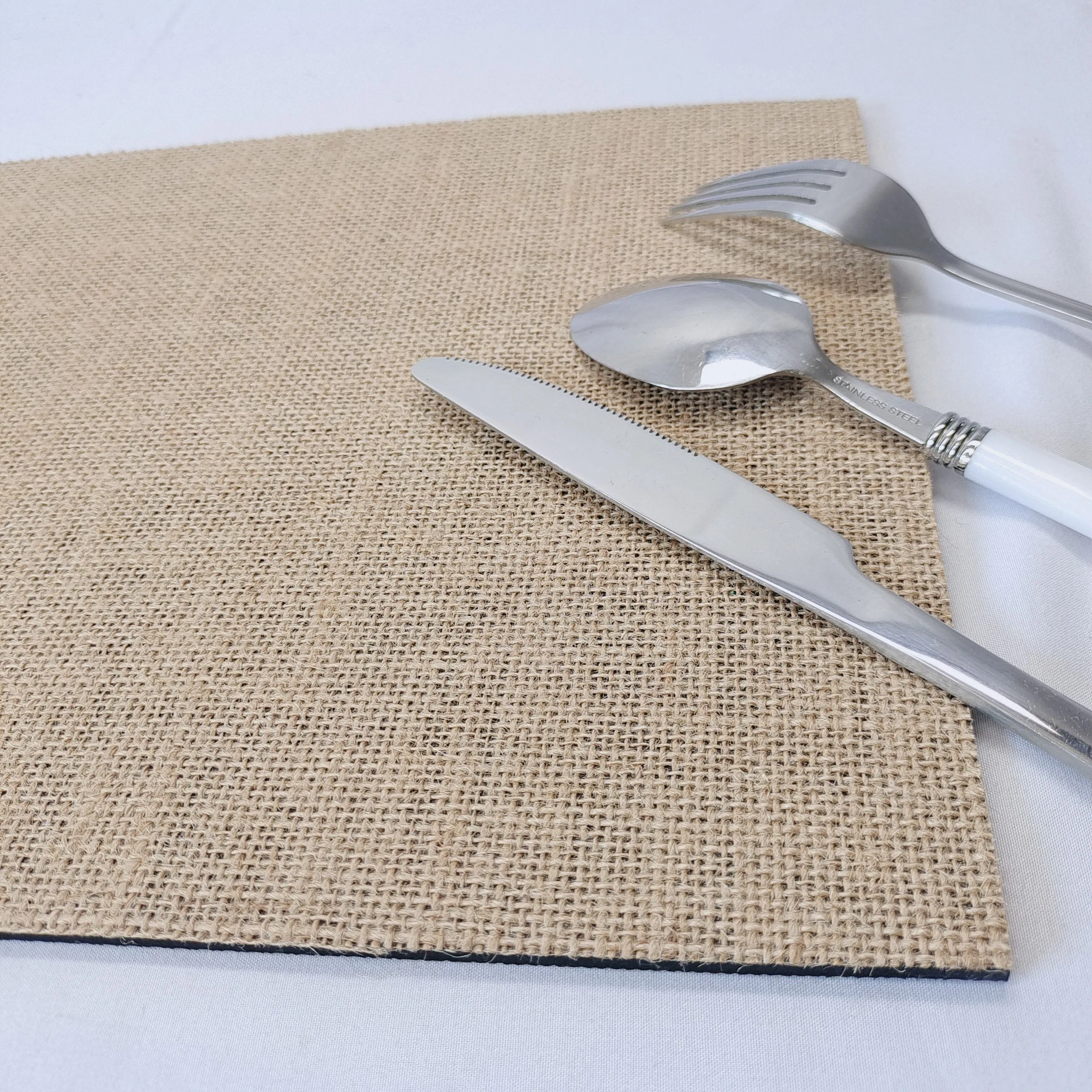 Wholesale Rectangle Waterproof Rubber Jute Placemats Classic Style Reusable Burlap Design Ready to Ship