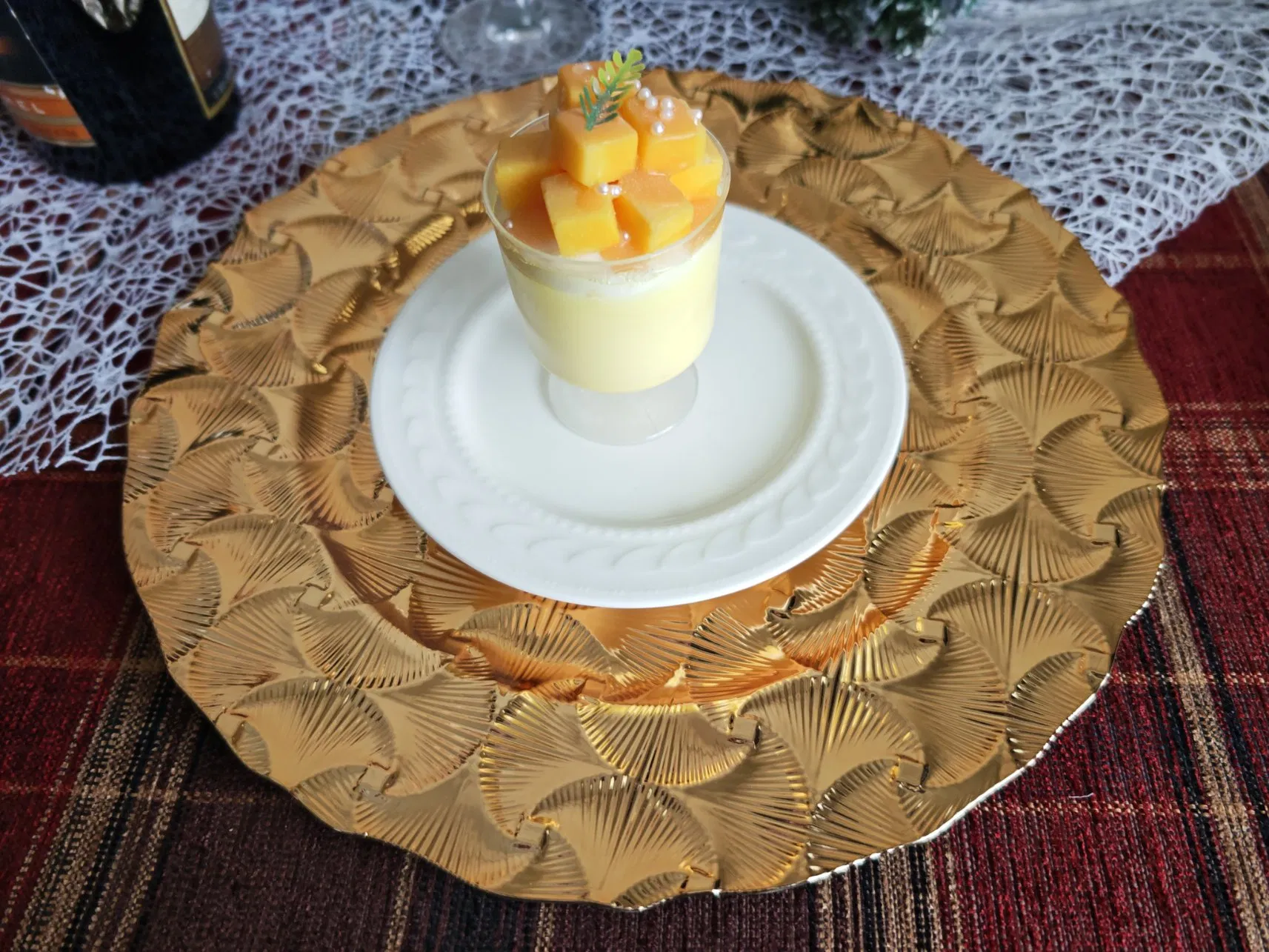 Elegant Round/Square Full Shell Pattern Decorative Dishware with Wholesale Price