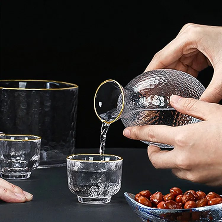 Japanese Stype Clear Hammer Glass Wine Decanter Set with 4 Glasses