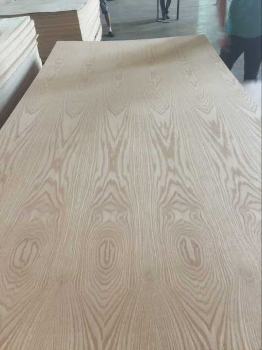 Red Oak Fancy Veneered MDF Plywood Veneer 0.50mm to Mexico