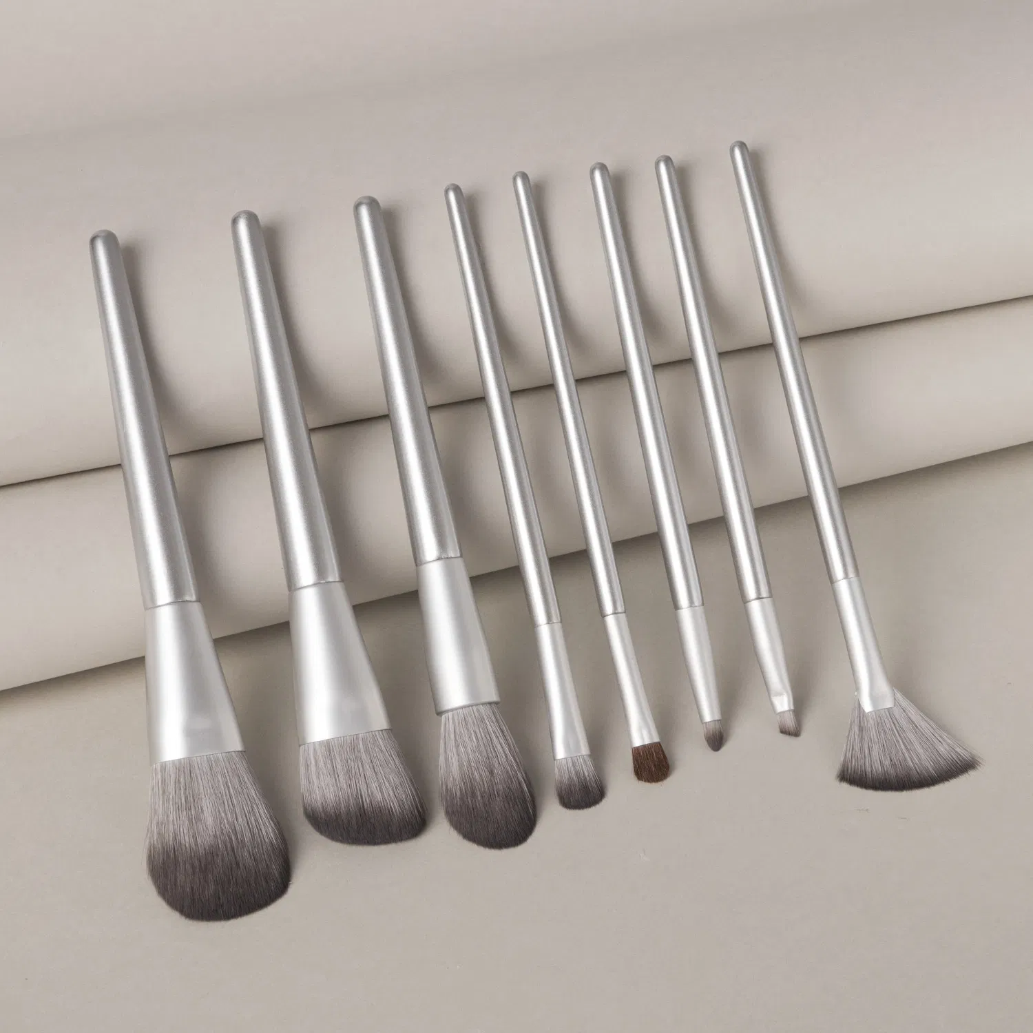 Professional Makeup Brushes Set 8PCS Silvery Wood Handle Cosmetics Tools Powder Contour Foundation Brush