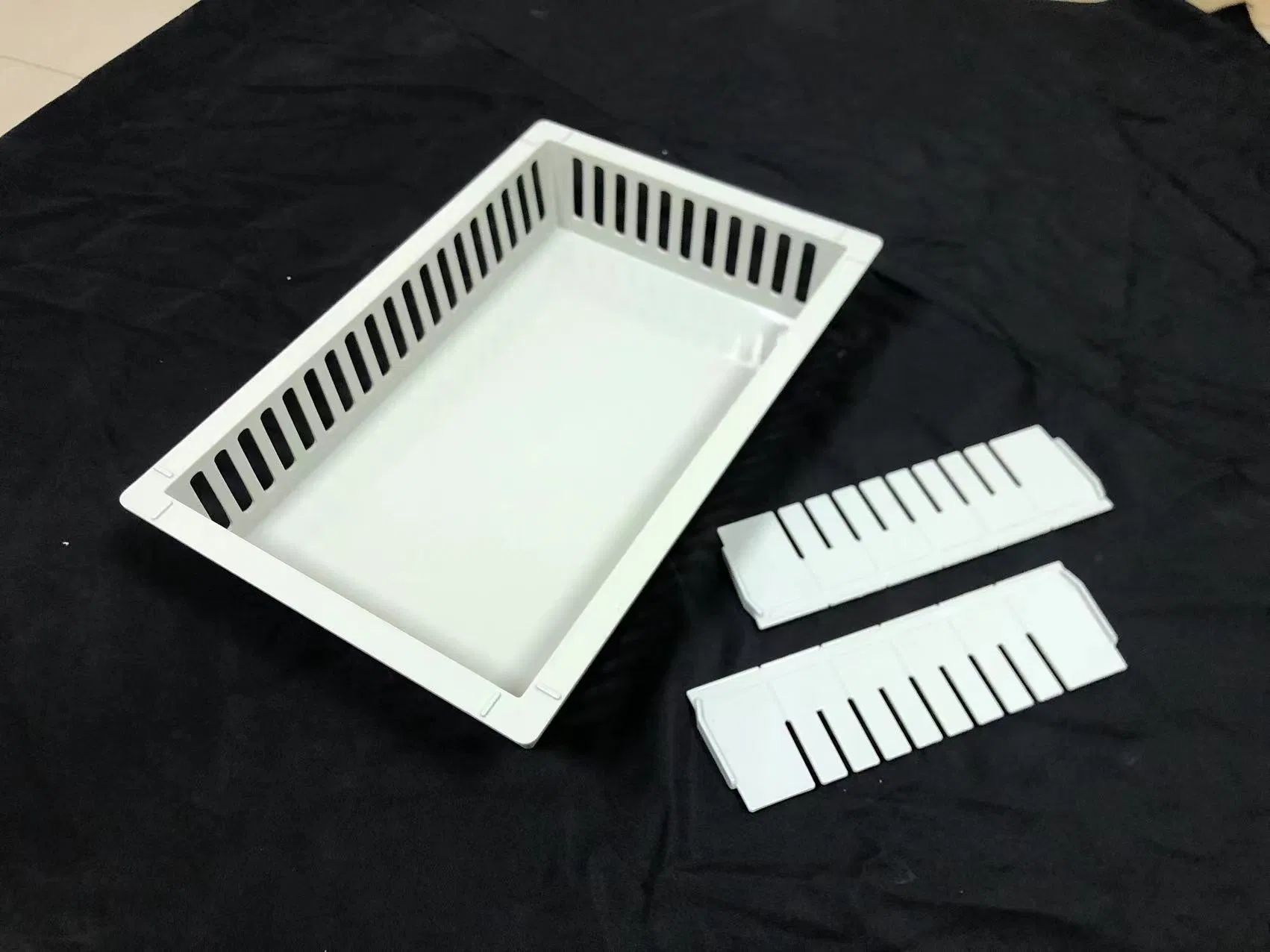 600X400X100 mm Ral7035 Grey Color Plastic Medical Tray Gray Storage Tray