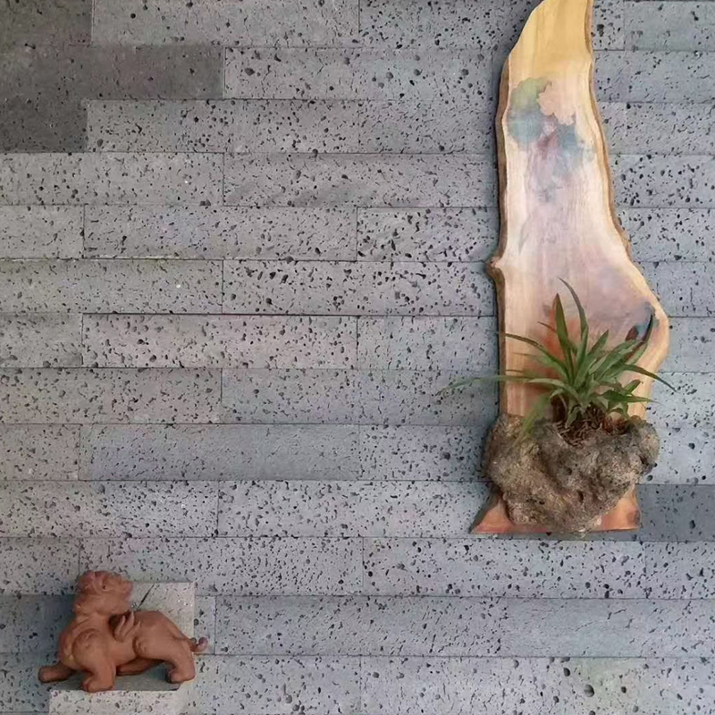 Basalt/Andesite /Volcanic/Blue Stone /Hainan Black Culture Stone/Lava Stone with Micro Hole for Flooring Tiles/Wall Panels/Steps/Stairs/Paving/Paver Price