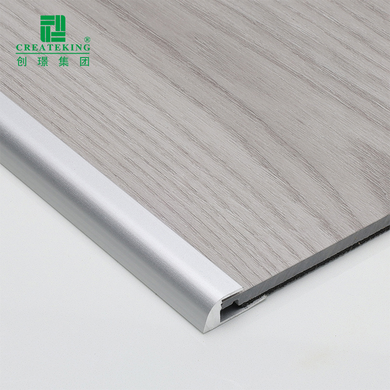 China Manufacturer Luxury 19.5X7.05mm Silver C-Shaped Floor Trim for 7mm Spc Floor