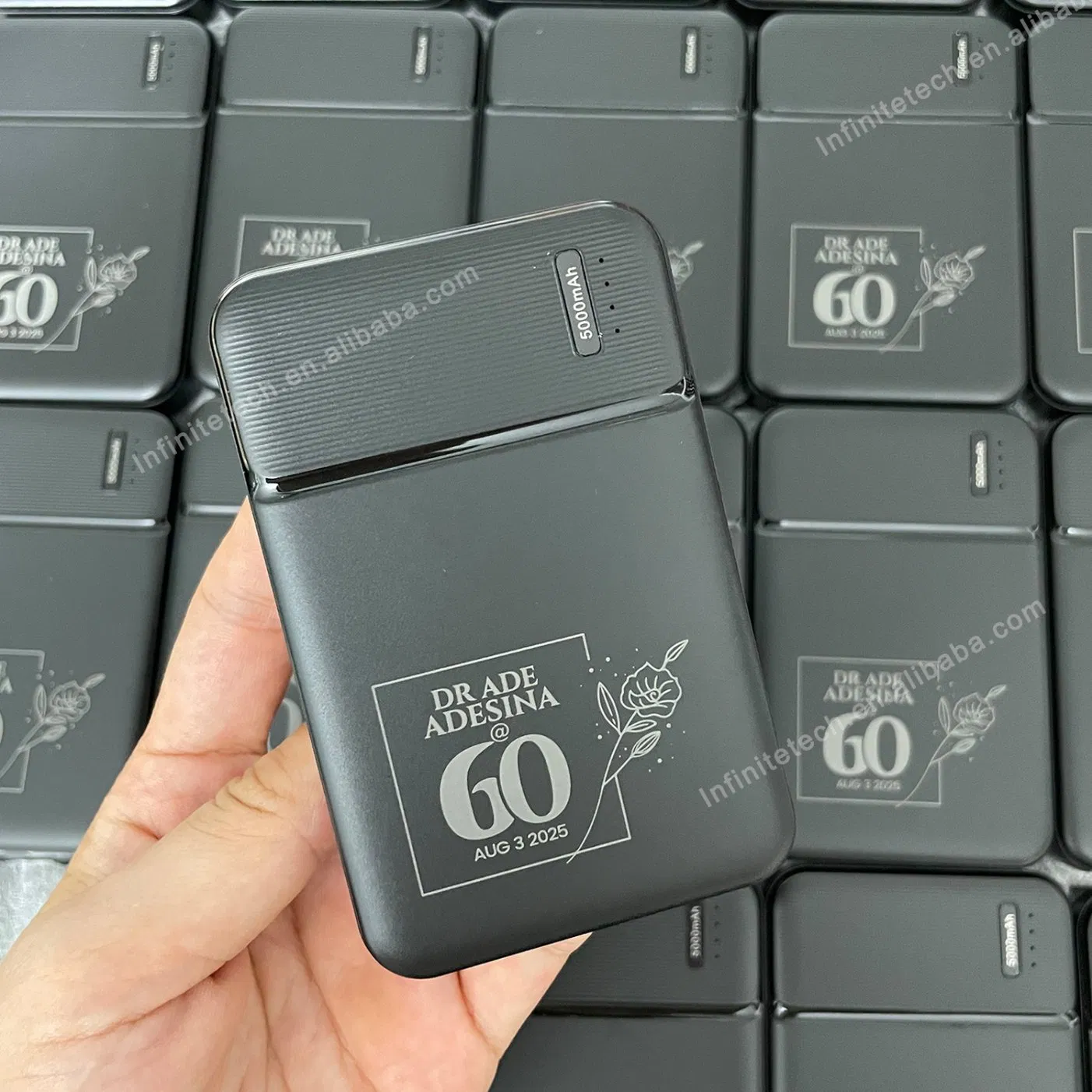 Портативный аккумулятор 5000 мАч Sleek Design