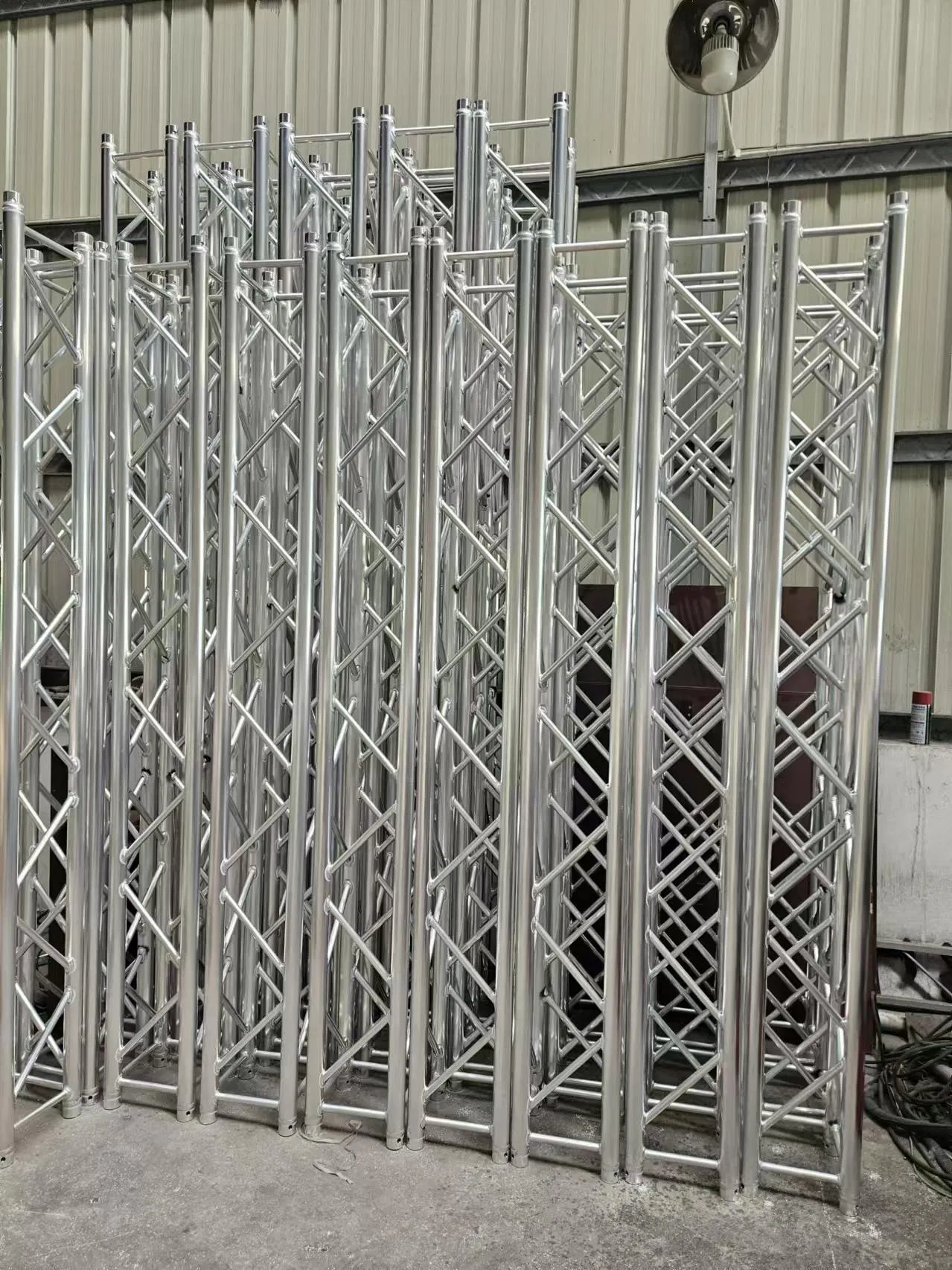 Outdoor Large Event Aluminum Mobile DJ Concert Party Truss Stage for Sale