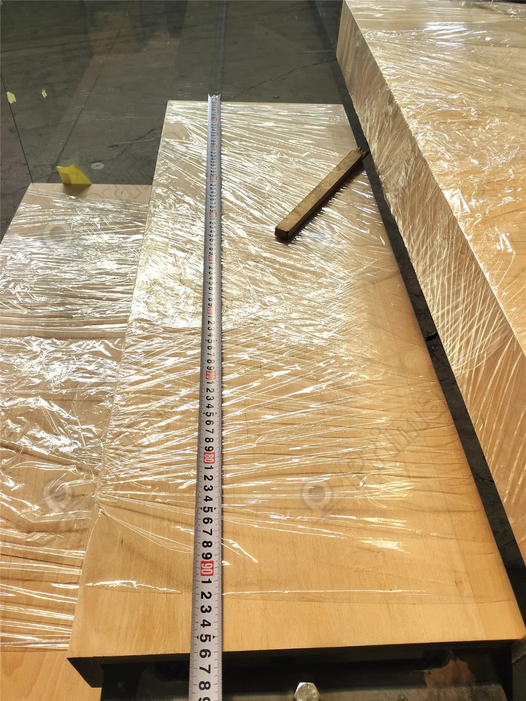 Stylish Carbon Steel Luxury Spiral Stairs Unique Center Plate Spiral Stairs