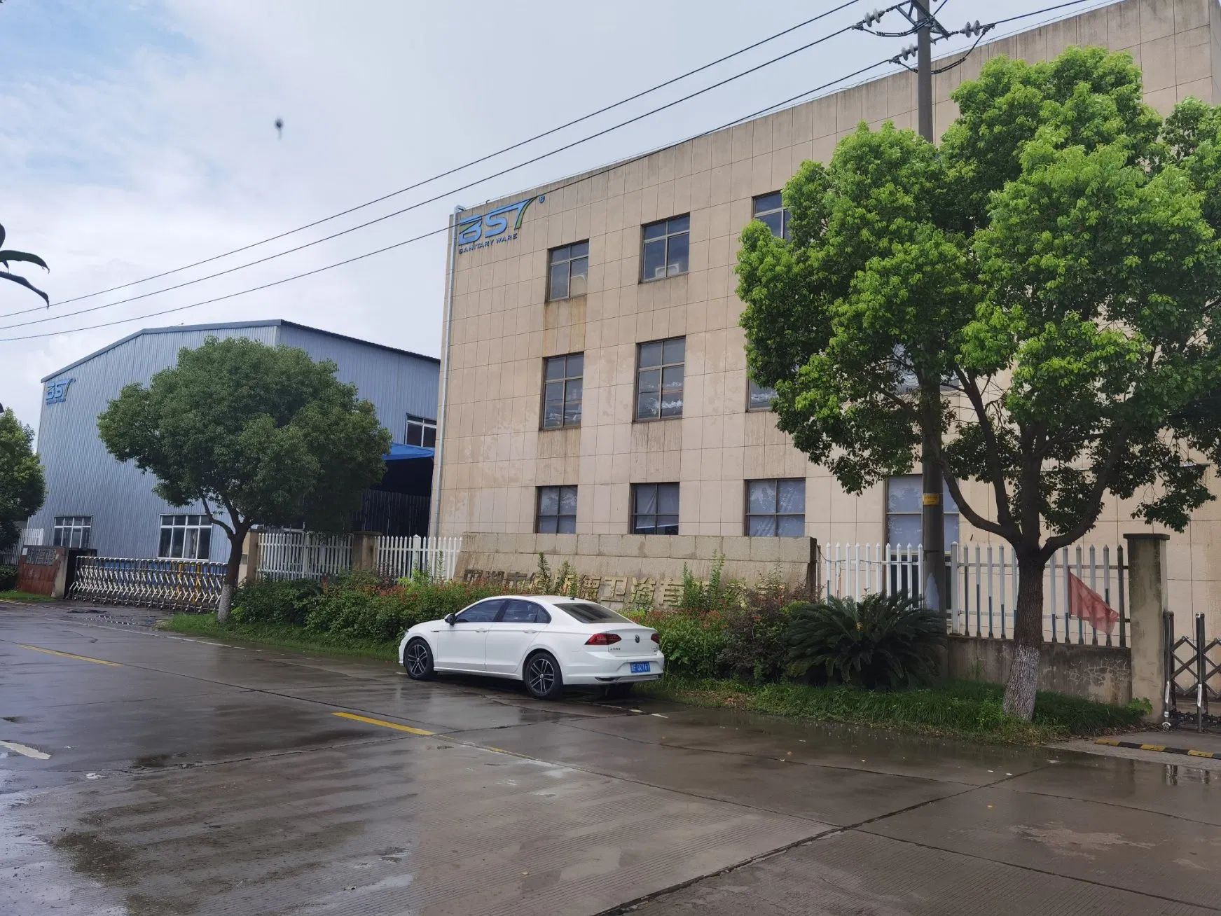 Luxurious Glass High Gloss White Rear Wall Sections Shower Cabin