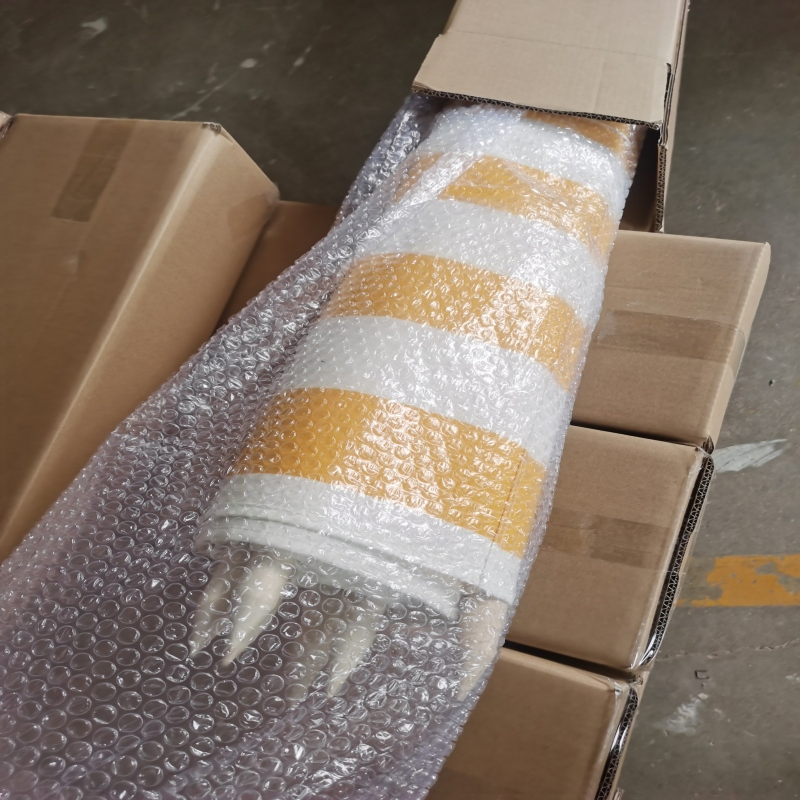 Foldable Beach Wind Shield for Waterproof Protection During Outdoor Activities