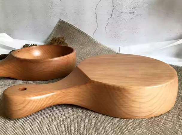 Деревянная салатница с ручкой из бамбука