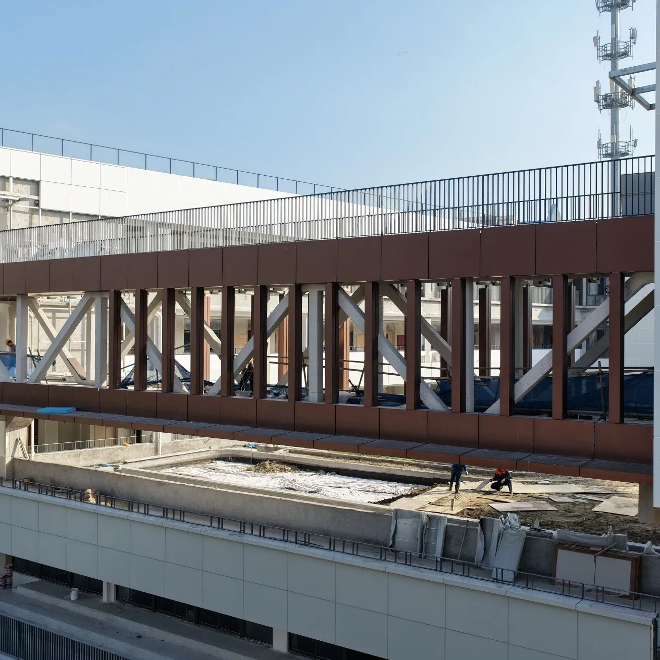 Long-Lasting Durable China Wholesale Customized ISO CE Steel Structure Building Material of Steel Structure Corridor Linking Business Districts