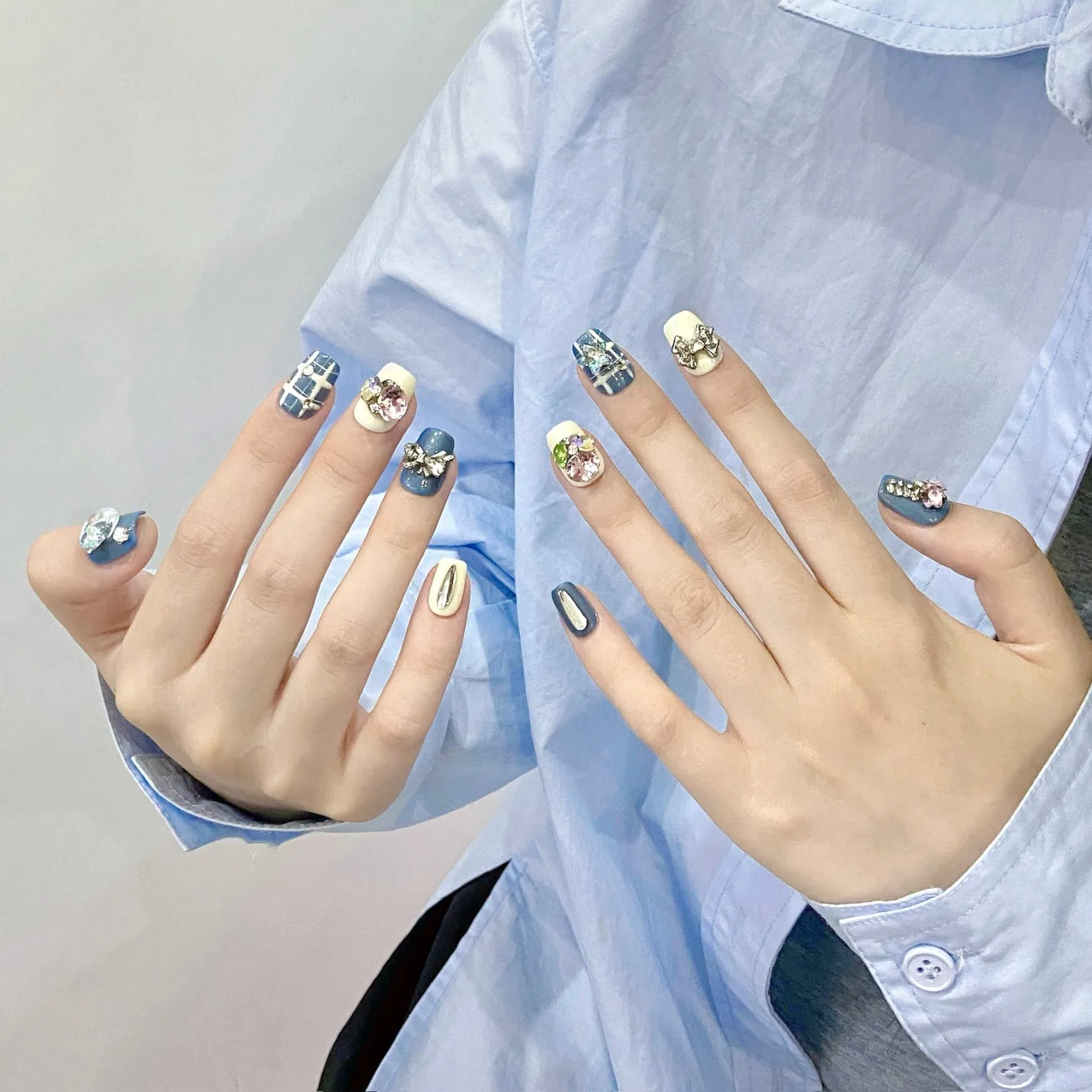 Luxury Acrylic False Nail Tips Short Fake Nail Sticker Manicure Supplies