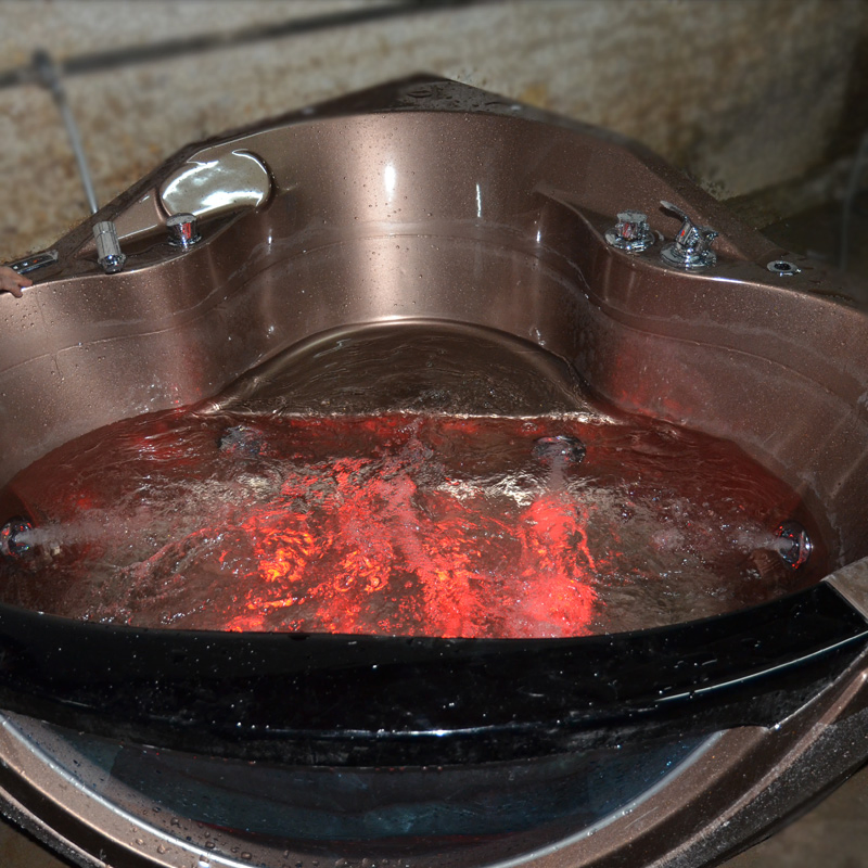 Угловая гидромассажная ванна для двоих с LED подсветкой