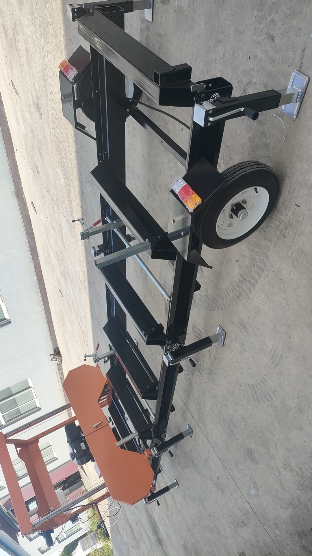 Пилорама ленточная бензиновая портативная