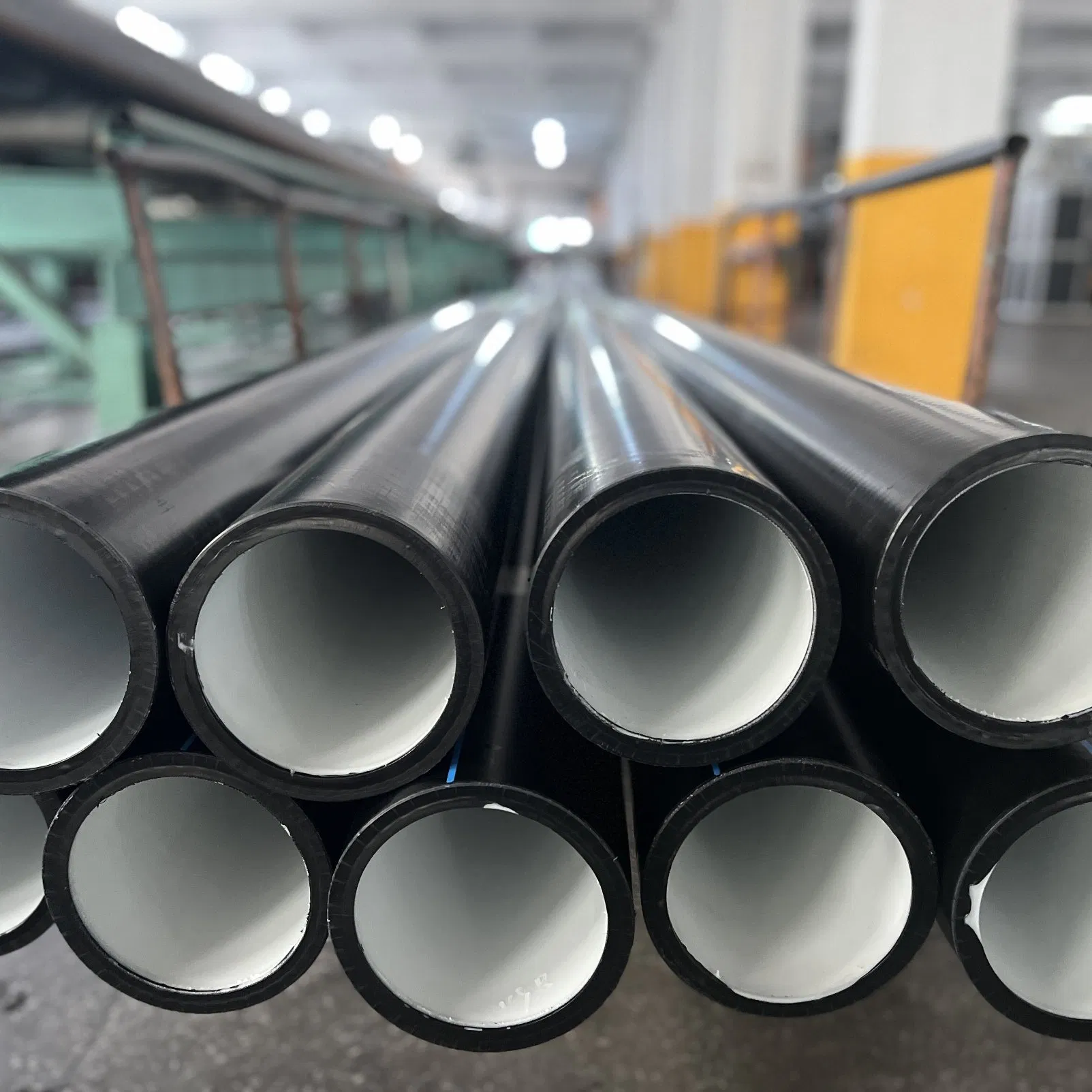 Многослойная композитная труба PE/HDPE с армированием