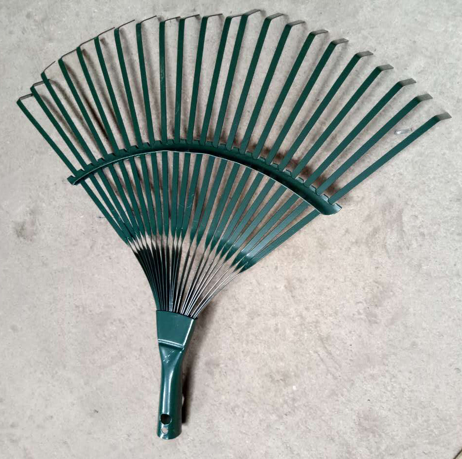 Green Color Popular Use 9t-22t Lawn Rake