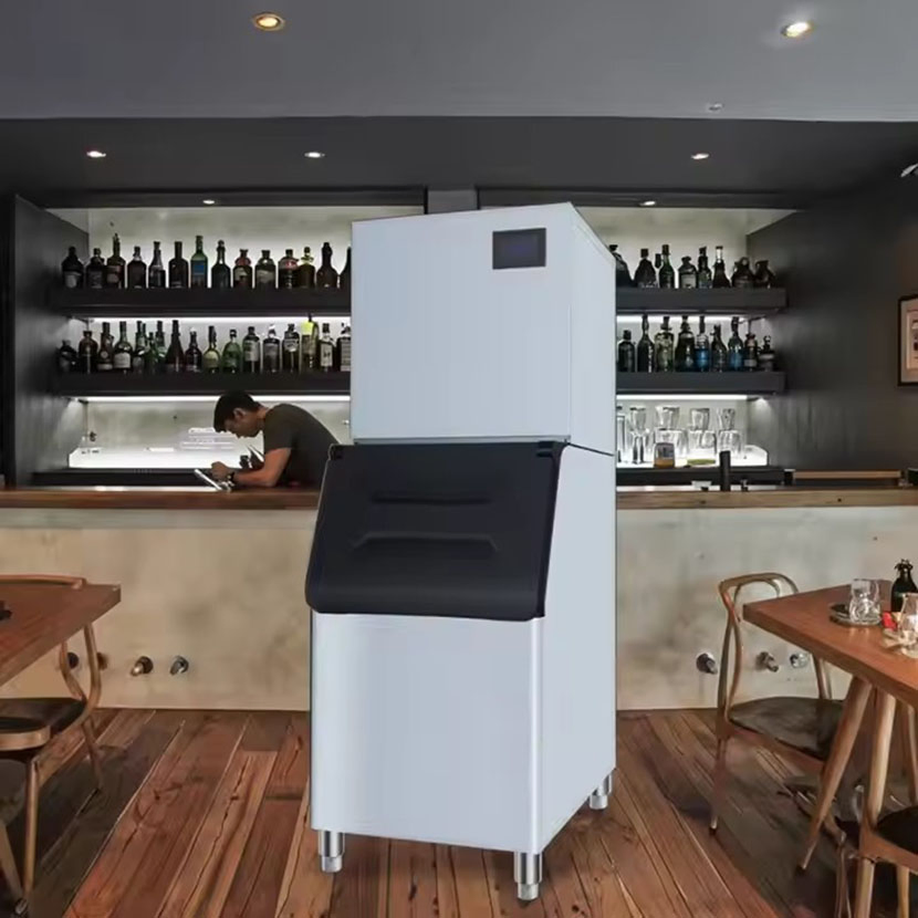 250kg/300kg 24h Commercial Big Capacity Dry Cube Ice Making Machine Small Block Ice Machine Ice Cube Maker Machine for Business