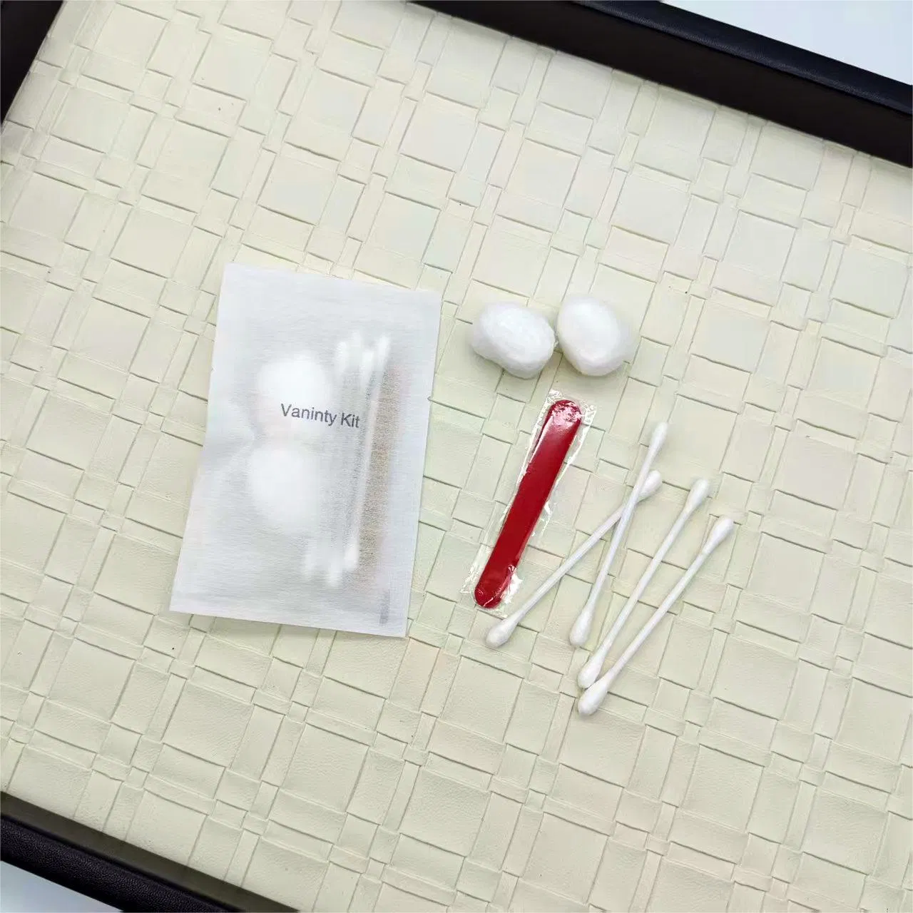Custom Hotel Shaving Razor with Shaving Cream