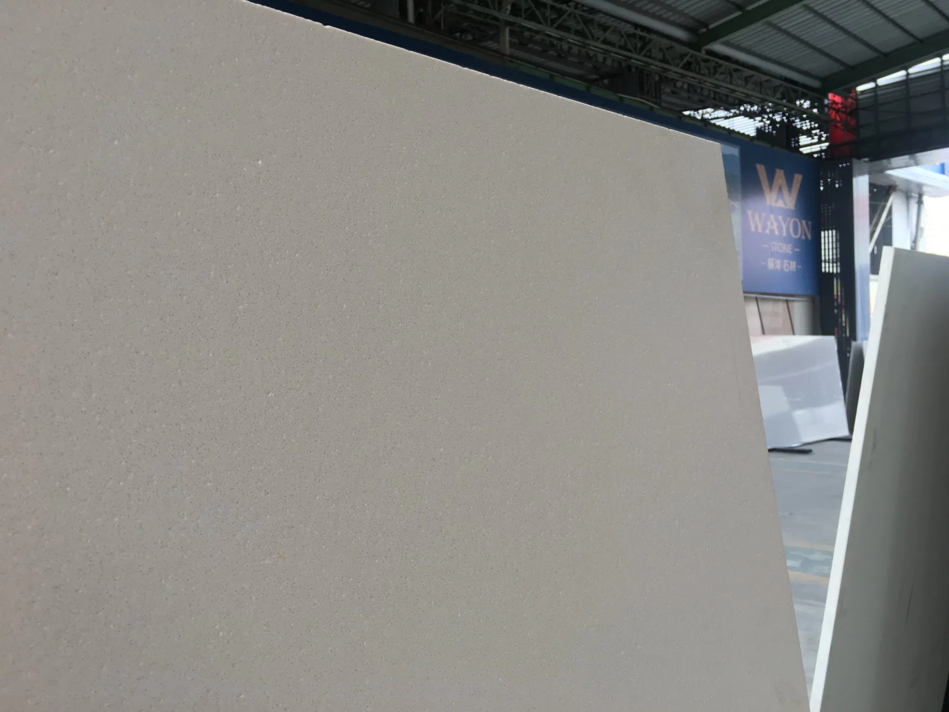 Polished Crushed Glass Surface High Quality Artificial Quartz Stone Slabs for Kitchen Countertop