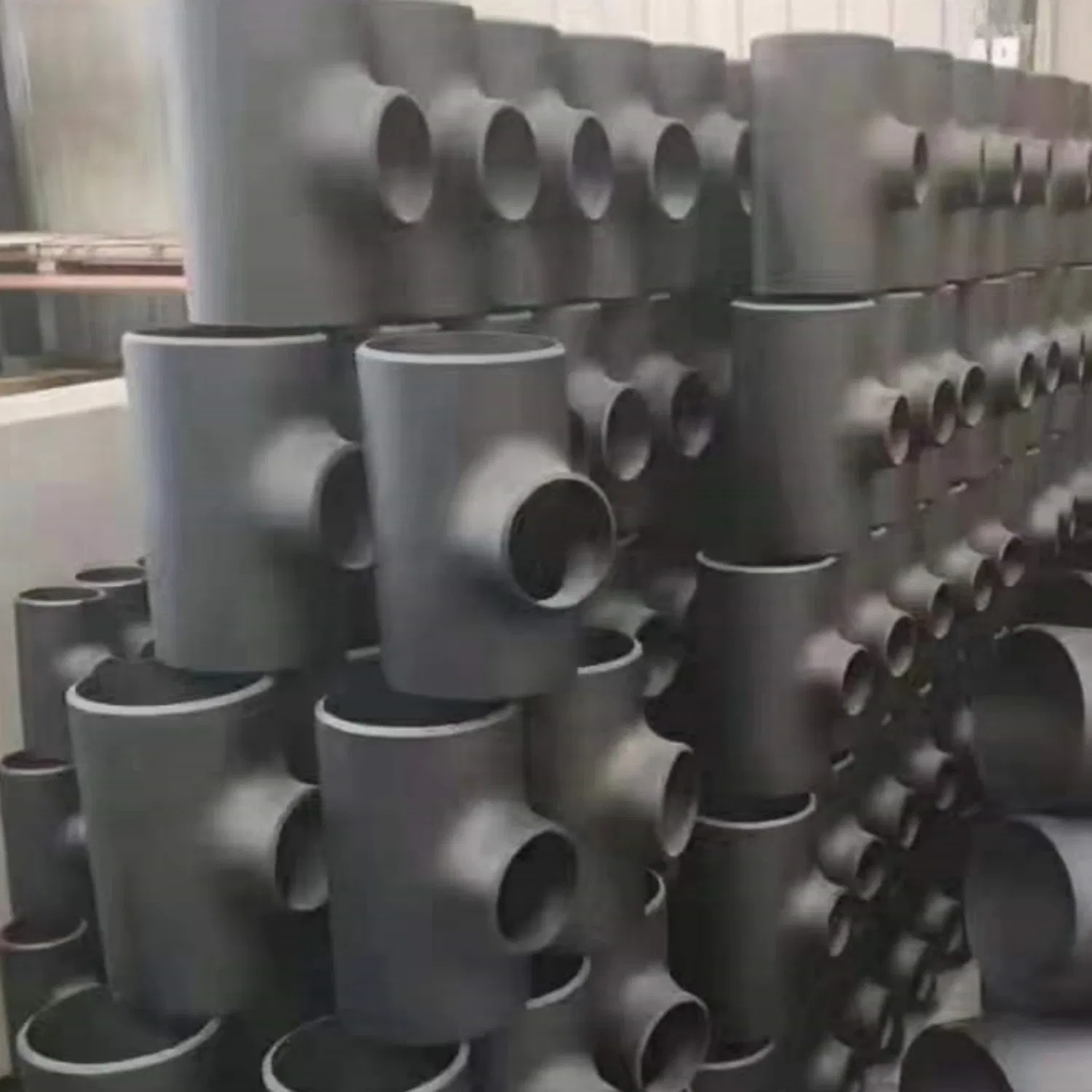 Factory Supply Alloy Carbon Stainless Steel Pipe Tee Flange Elbow Concentric Eccentric Reducer Equal Unequal Tee