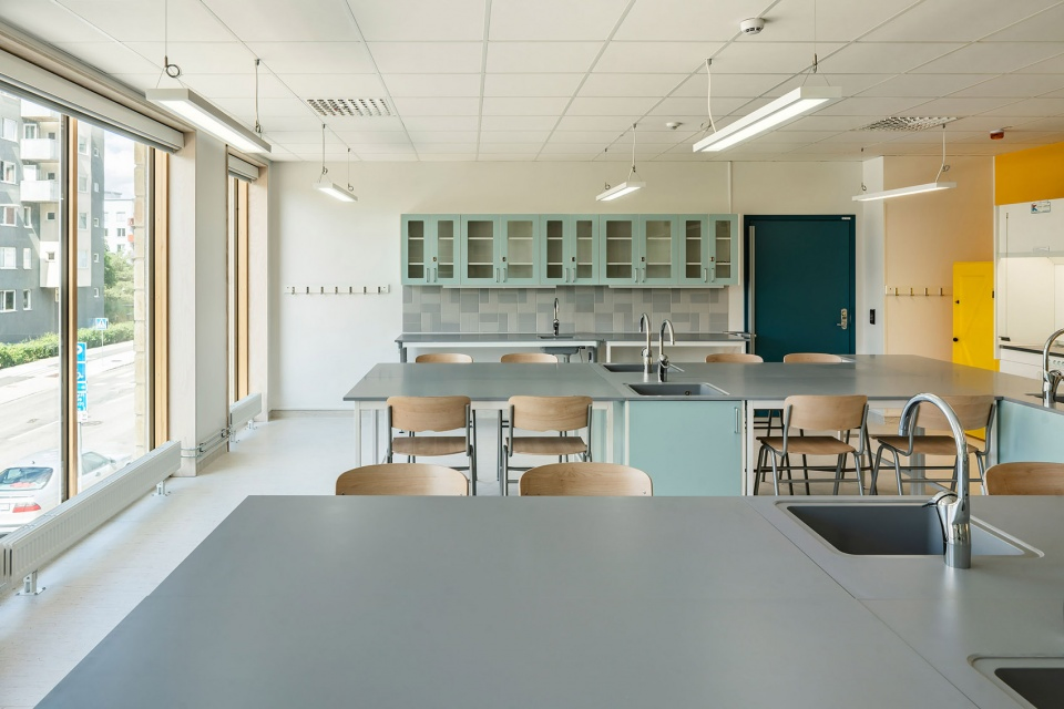 Sound Absorbing Ceiling Acoustic Soundproof Fireproof Insulation Fiberglass Ceiling Board for Office