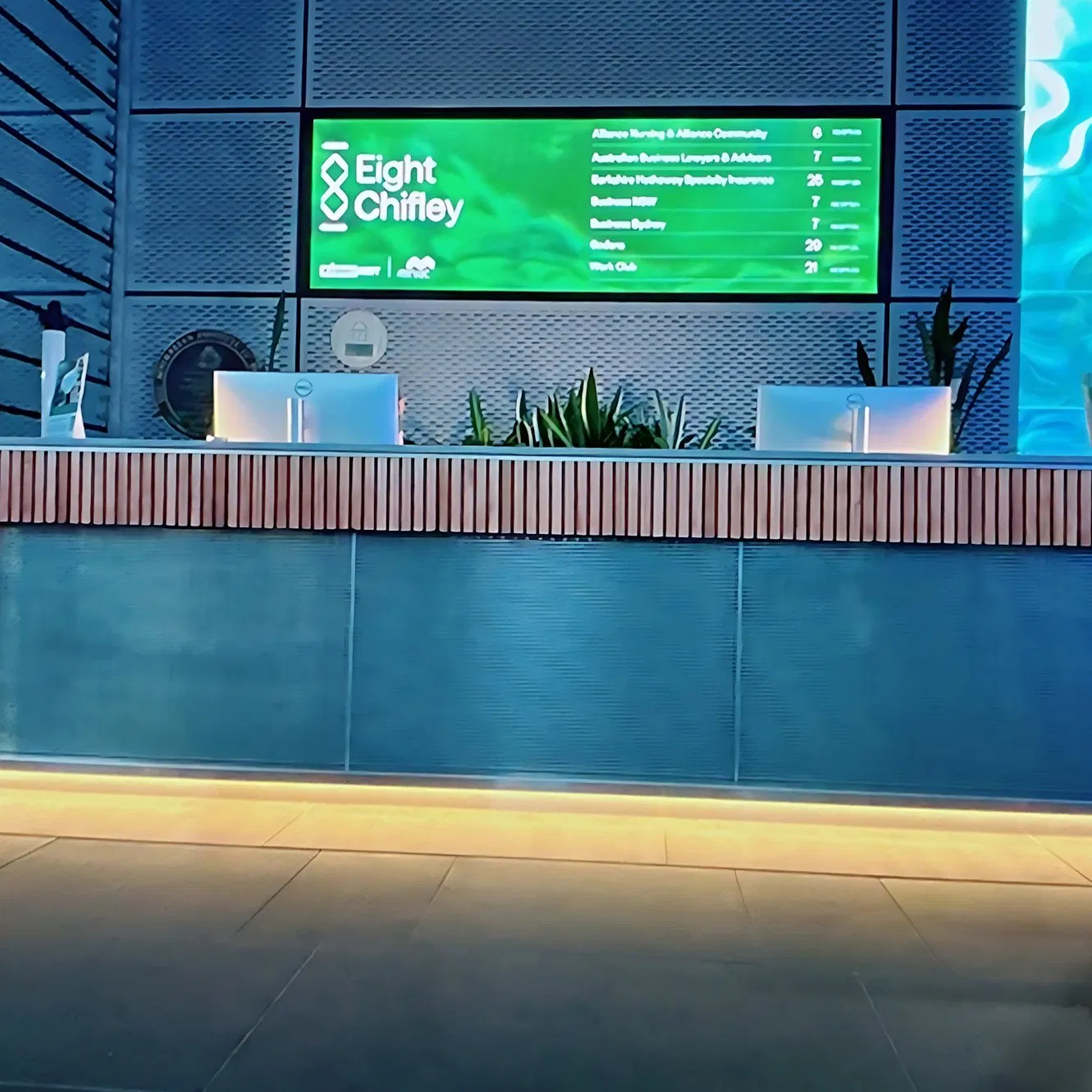 Solar Stainless Steel Street Light with Automatic on off Control System