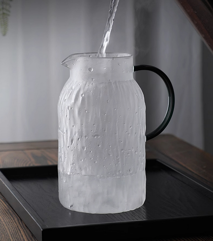 Heat Resistant Glass Beverage Carafe Handmade Ribbed Glass Water Pitcher Set with Stainless Steel Lid and Color Handle