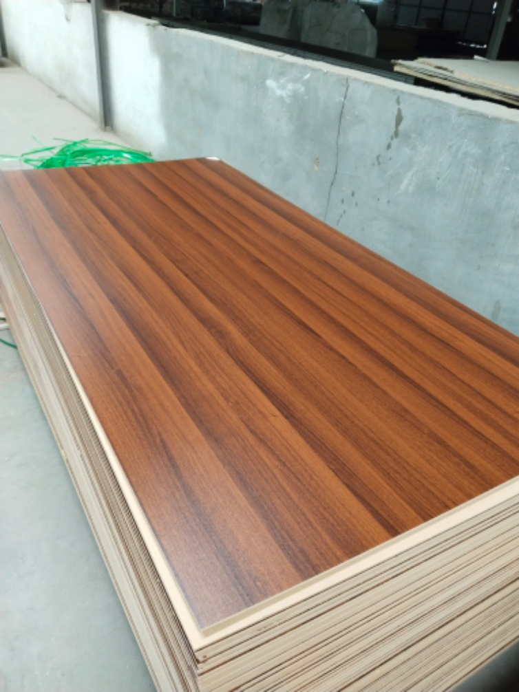 Good Quality Melamine MDF for Building Material and Home Furniture